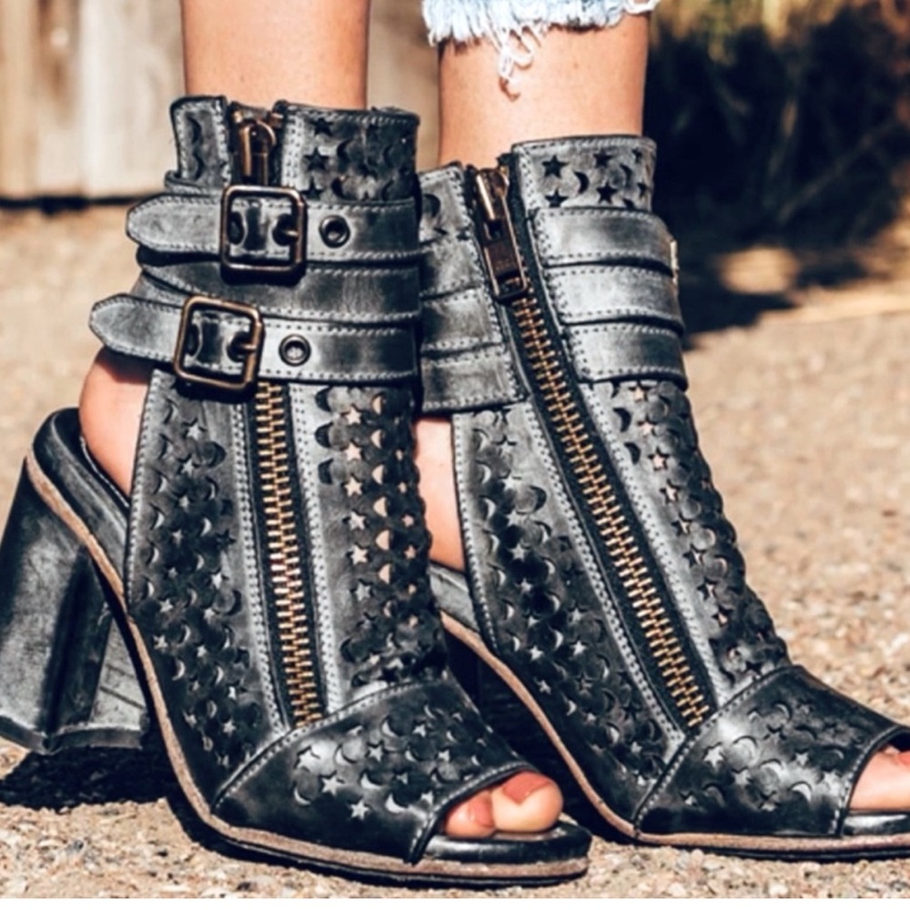 SOLD!!  Teresa Black Leather peep toe sandal - size 10